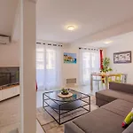 Apartamento Le Christina By Interhome *
