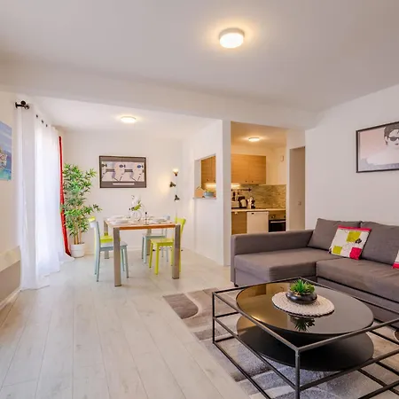 Апартаменты Le Christina By Interhome