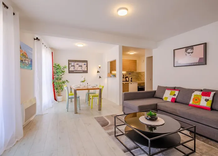 Apartment Le Christina By Interhome